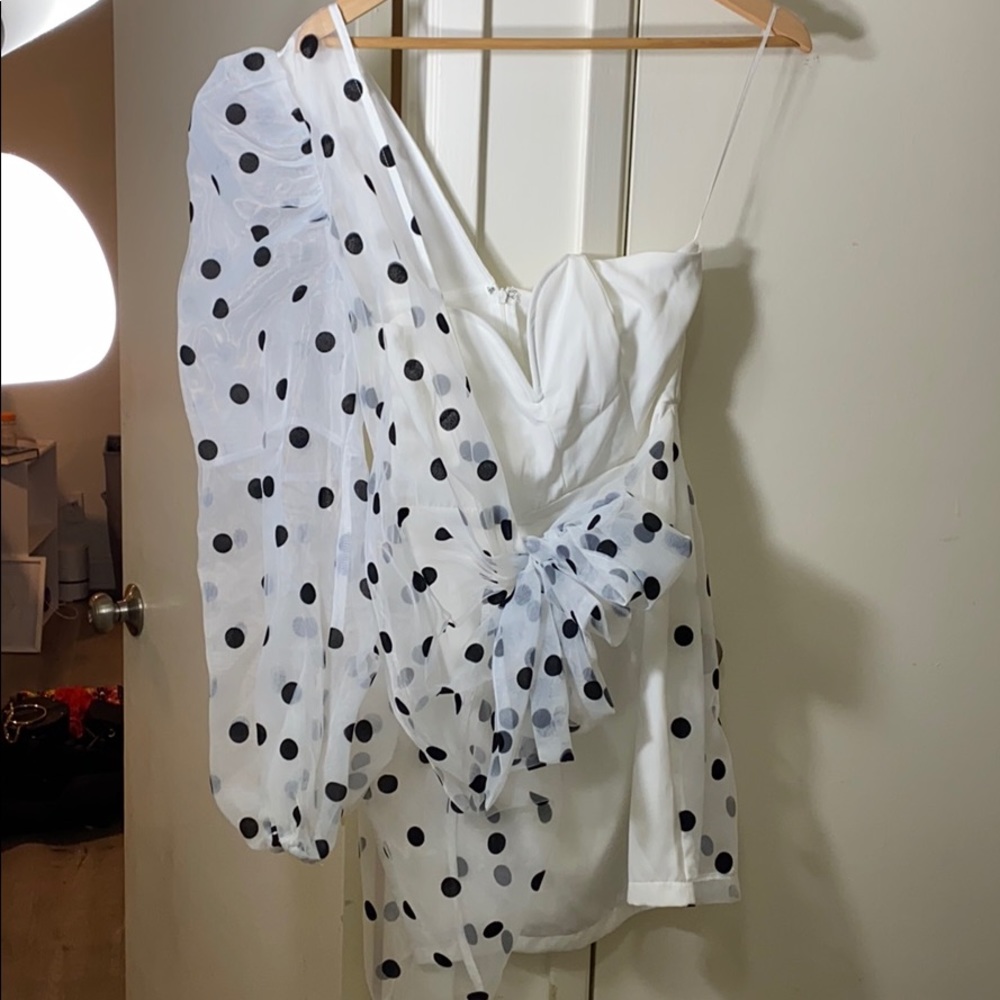 ♥️🆕 NASTYGAL One shoulder polka dot dress (NWT)